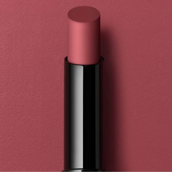 NARS Powermatte Lipstick AMERICAN WOMAN 112 - Picture 7 of 13